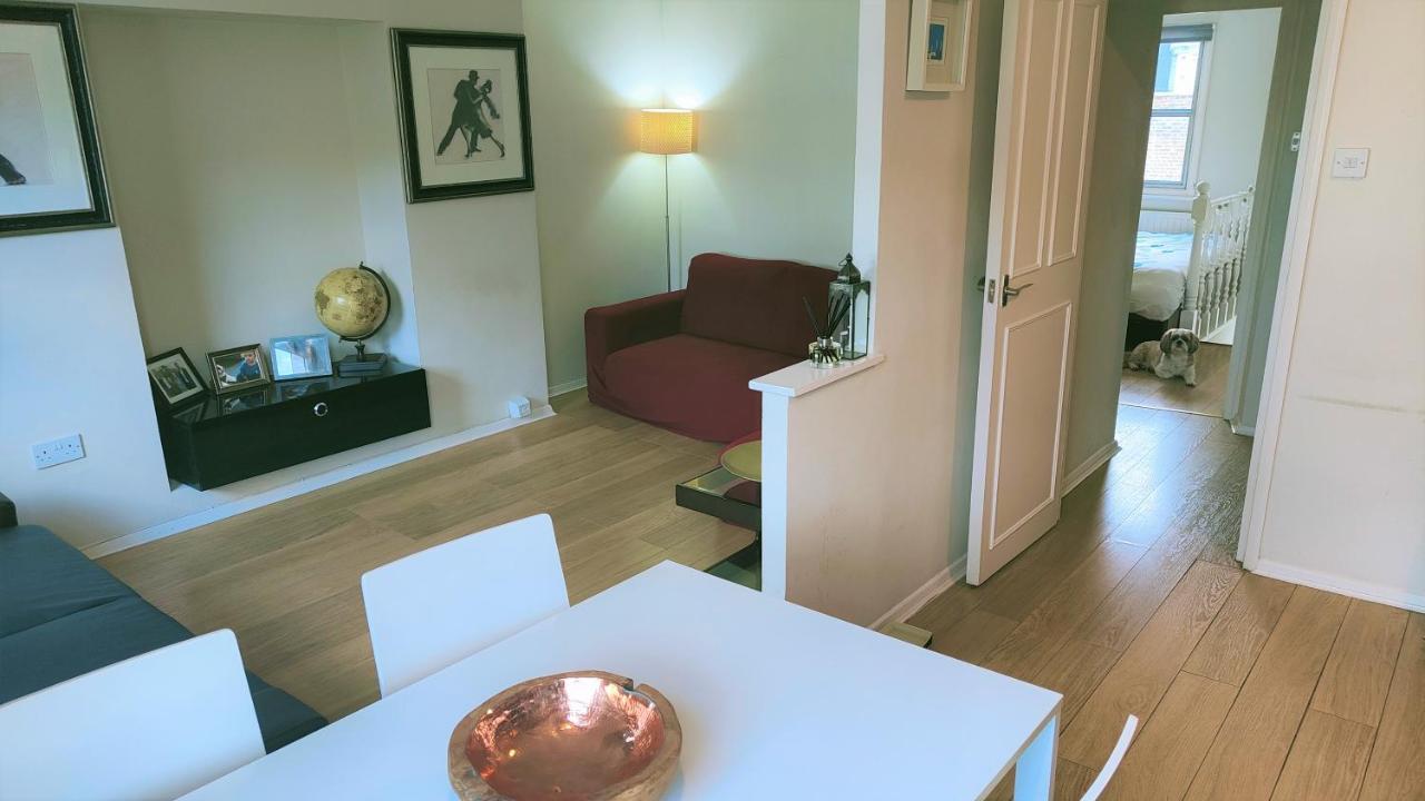 Victorian Pimlico Retreat: Spacious One-bedroom With Prime Location *