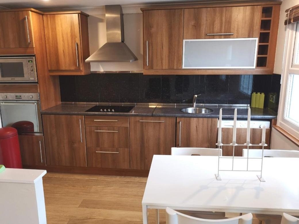 Victorian Pimlico Retreat: Spacious One-bedroom With Prime Location London